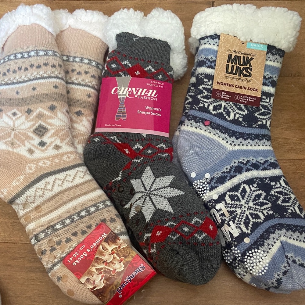 NWT 3 pairs of women’s cabin/sherpa socks